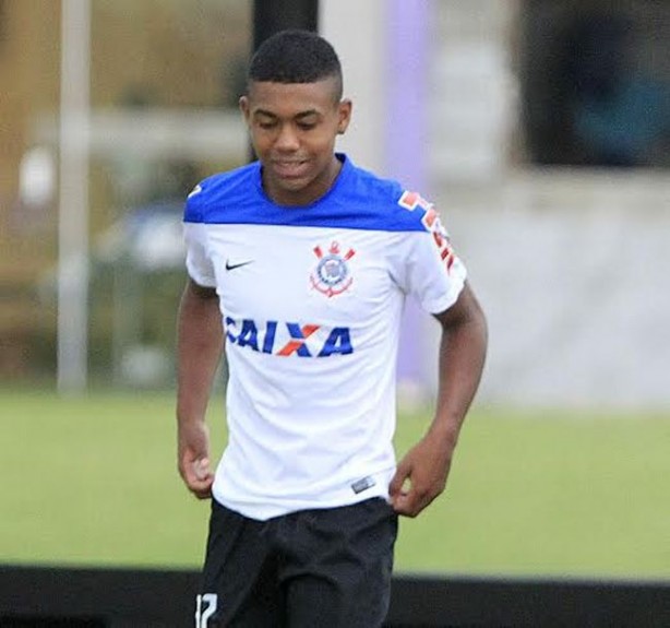 Malcom, de apenas 17 anos, estreou pelo Corinthians em Feira de Santana, na Bahia