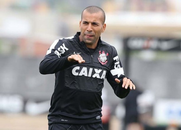 Emerson Sheik, dispensado pelo Botafogo, j pensa em retornar ao Timo