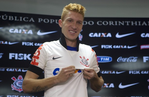 Ferrugem atuou pelo Corinthians na temporada de 2014