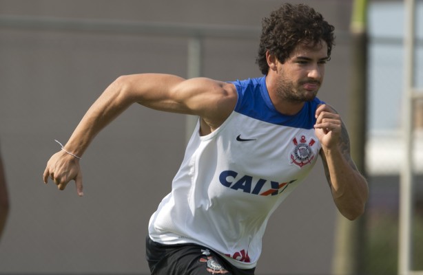 Pato afirma que quer permanecer no São Paulo, mas não depende só dele