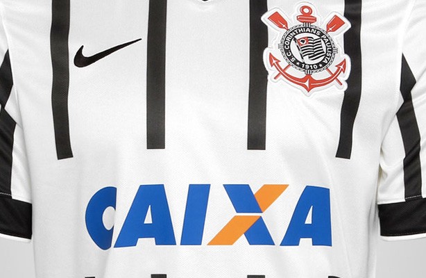 Corinthians seguir estampando a Caixa no seu uniforme mesmo aps o fim do contrato