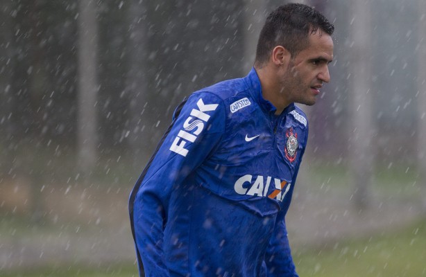 Chuva forte atrapalhou  o treino do Corinthians