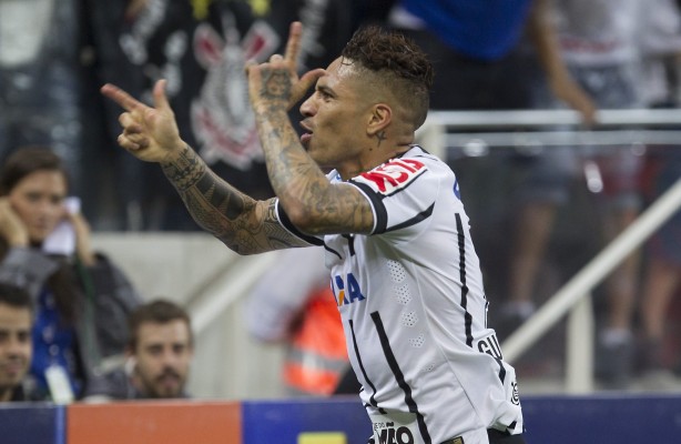 Guerrero comemorando gol pelo Corinthians