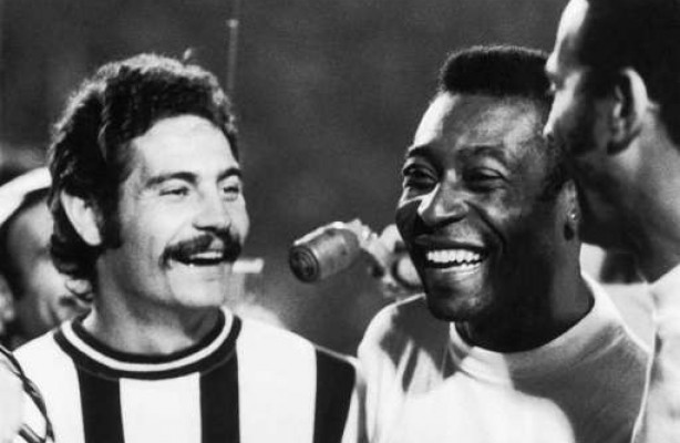 Rivelino e Pelé foram lembrados pelos times, que trocaram elogios pelas redes sociais
