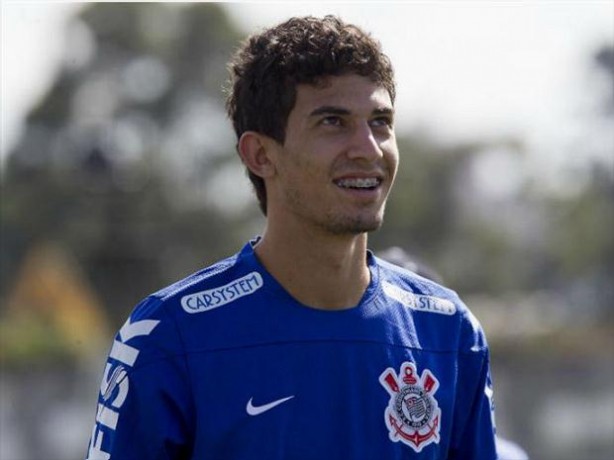 Pedro Henrique segue sob expectativa de ganhar uma chance em 2016