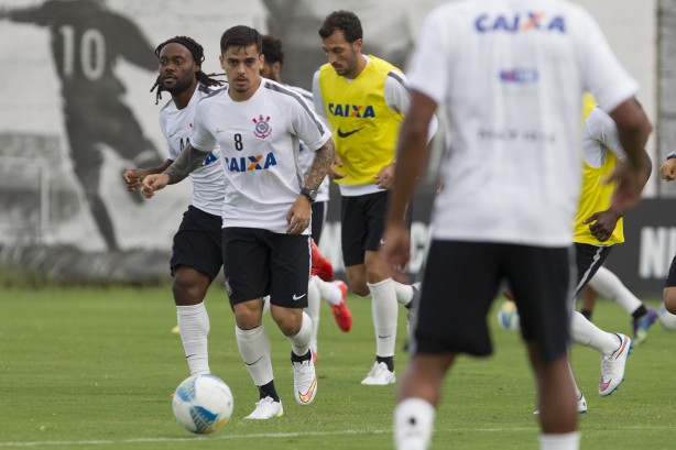 Corinthians treinou nessa terça-feira antes de viajar para Lins