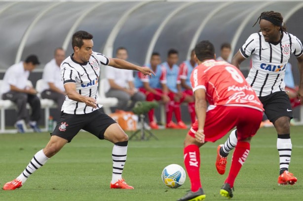 Com gol de Jadson, Timão vence mais uma na Arena Corinthians