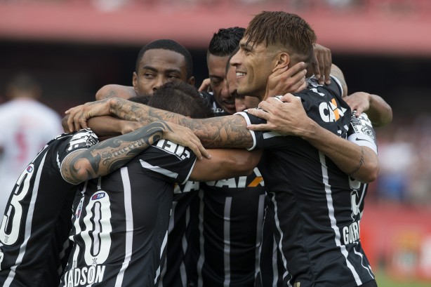 Corinthians venceu o rival So Paulo por 1 a 0 no Morumbi