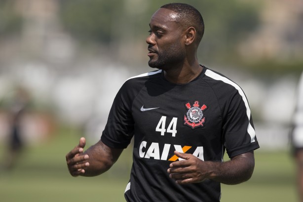 Vagner Love marcou o primeiro gol com a camisa do Corinthians