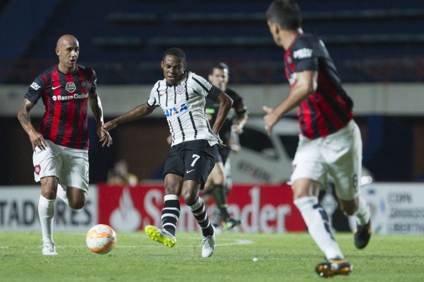 Com gol de Elias, o Timo bateu o San Lorenzo na Argentina durante o fase de grupos da Libertadores
