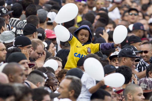 Corinthians alcanar a marca de 1 milho de pagantes na Arena