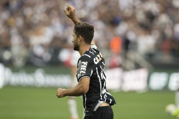 Felipe marcou o gol do Corinthians no empate contra o Santos, nesse domingo