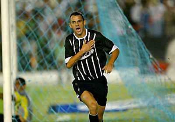 Magro jogou no Corinthians em 2006