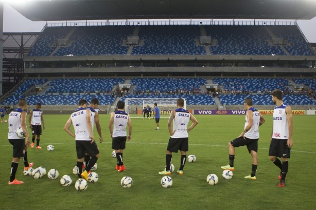 Corinthians j jogou no estdio de Cuiab em maio de 2015
