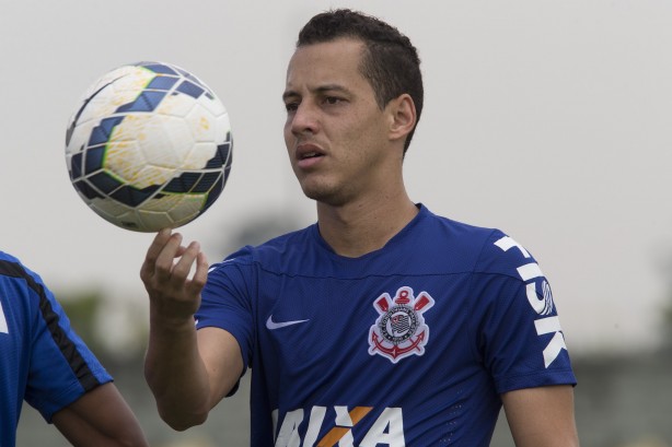 Rodriguinho saiu do Corinthians ainda em 2014