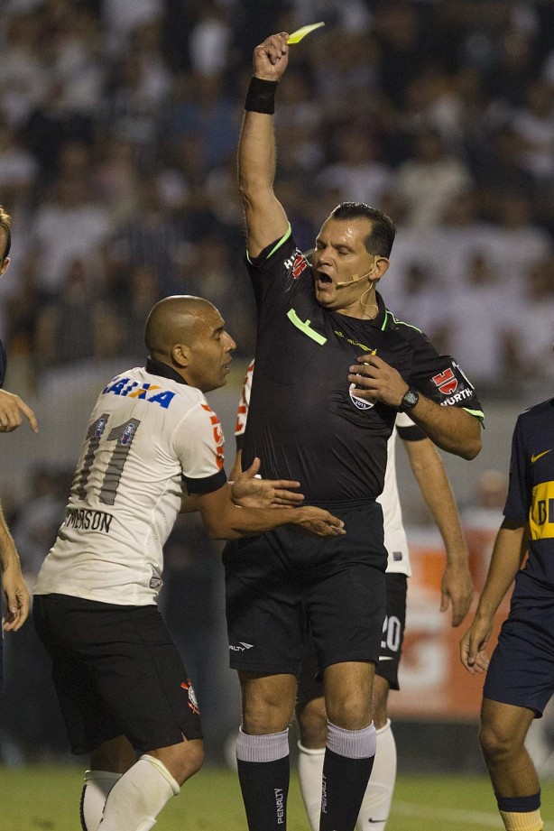 Amarilla prejudicou muito o Corinthians na Libertadores de 2013