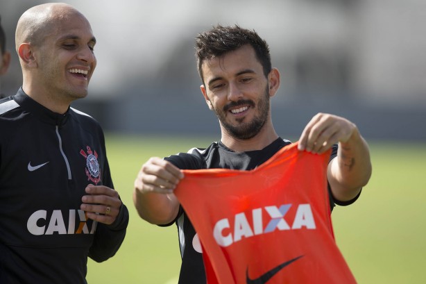 Fábio Santos e Uendel já atuaram pelo mesmo número de partidas neste ano