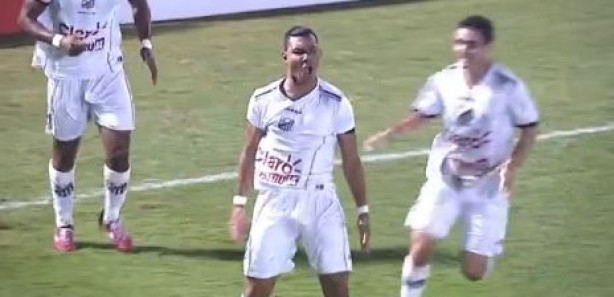 Joo Vitor marcou dois gols no profissional do Bragantino