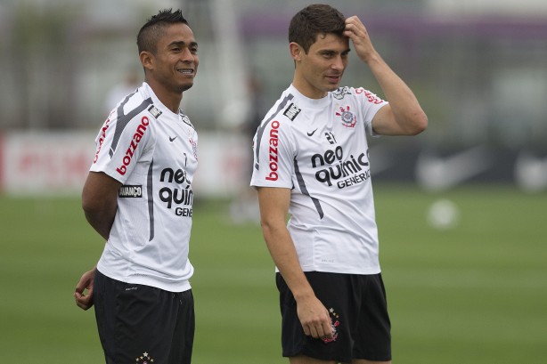 Jorge Henrique e Alex foram campees da Libertadores pelo Corinthians