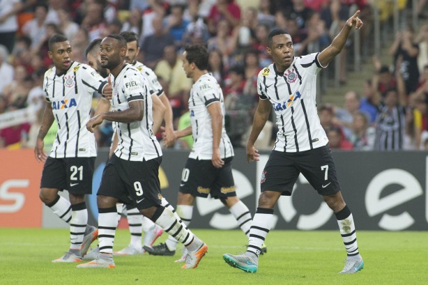 Corinthians venceu por 3 a 0 o Flamengo nesse domingo