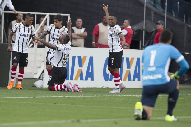 Com gols de Love e Jadson, Timo venceu o Cruzeiro neste domingo