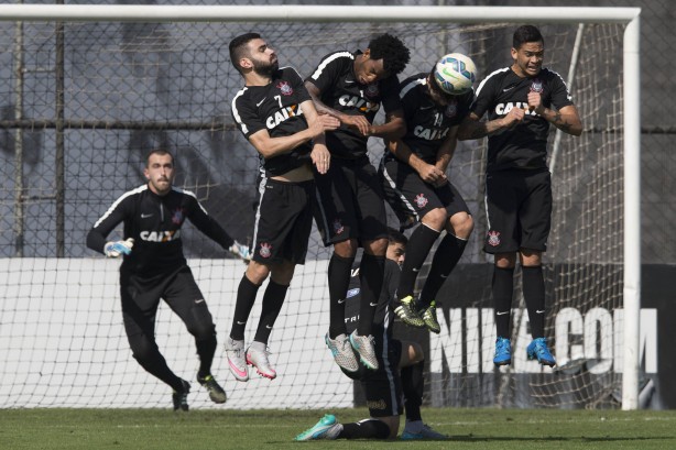 Corinthians no joga bem depois de longo perodo de descanso entre jogos