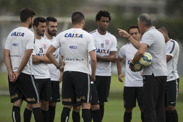 Tite definiu equipe que deve iniciar partida contra o Cruzeiro, neste domingo