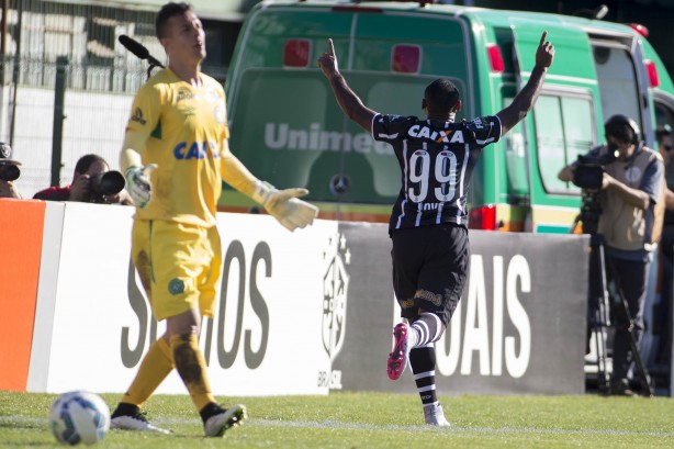 Vagner Love chegou ao sexto gol pelo Corinthians no Campeonato Brasileiro