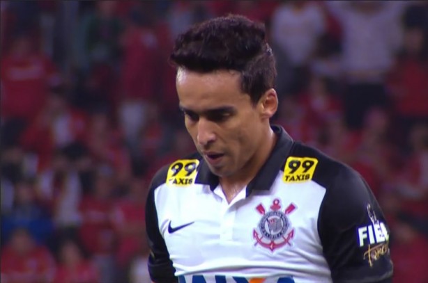 Corinthians amargou a derrota no Beira Rio
