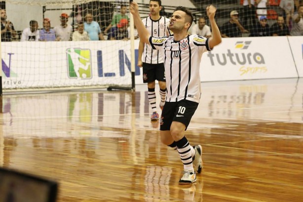 Deives sofreu uma leso na final da Liga Paulista de Futsal