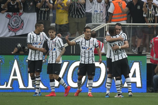 O Corinthians terminou o primeiro turno do Campeonato Brasileiro como lder