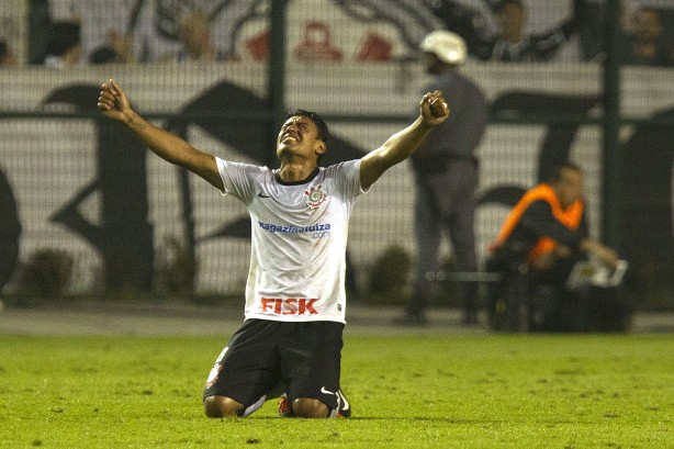 Paulinho marcou gol heroico contra o Vasco