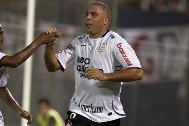Ronaldo passou dois anos no Corinthians -entre 2009 e 2011