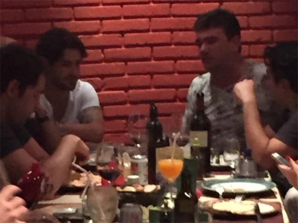 Foto de encontro entre Pato, Kia, Sanchez e Bertolucci foi divulgada nesta noite