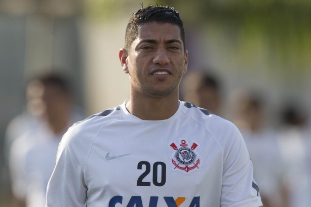 Corinthians está perto de acertar reforço do volante, ídolo da torcida