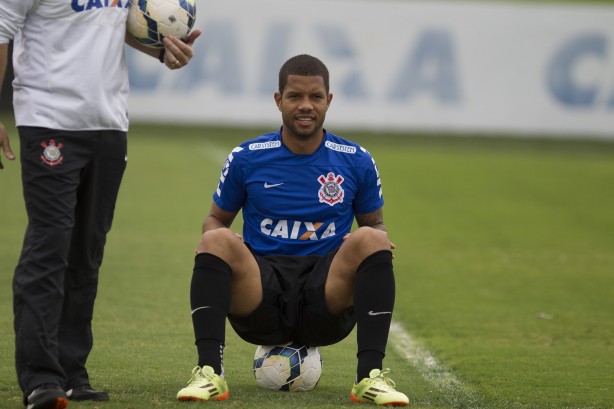 Guilherme Andrade teve contrato renovado com o Corinthians at o fim do ano