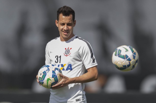 Rodriguinho desperdiçou um pênalti para o Corinthians neste domingo