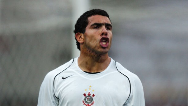 Tevez jogou no Corinthians de 2005 a 2006