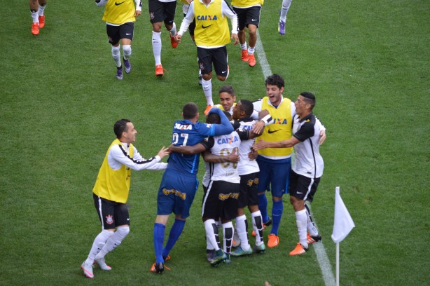 Vitória do Timão garantiu equipe alvinegra na Libertadores de 2016