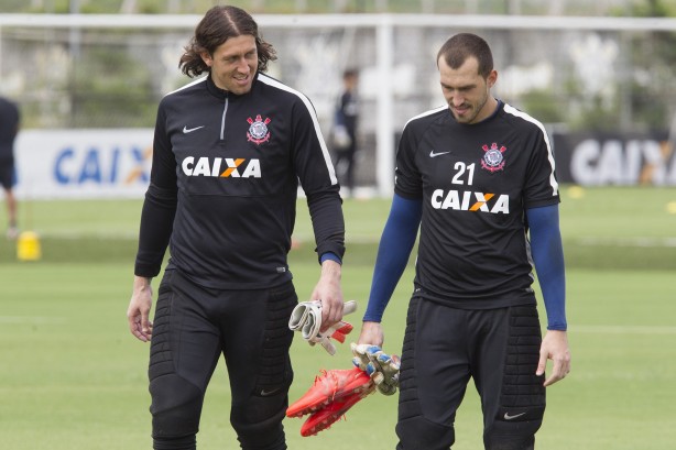 Apesar da amizade com Walter, reserva da posio, Cssio quer se manter como goleiro titular do Corinthians