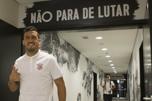 Edilson não é mais jogador do Corinthians