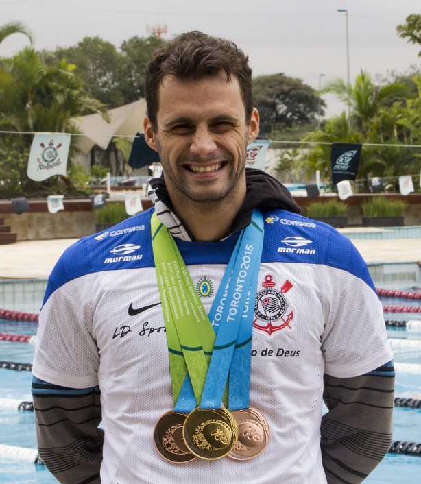 O nadador Lo de Deus garantiu uma boa marca na primeira seletiva para as Olimpadas 2016