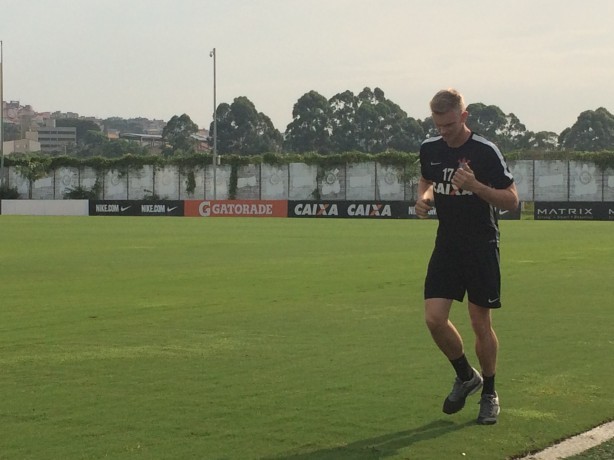 Douglas j foi apresentado para a temporada 2016 no Corinthians