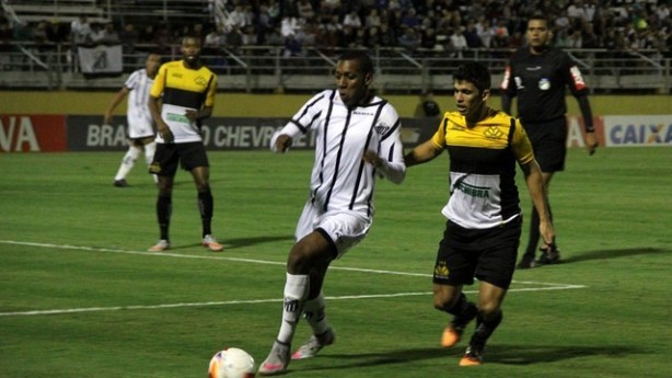 Moisés está no elenco do Corinthians para a temporada 2016