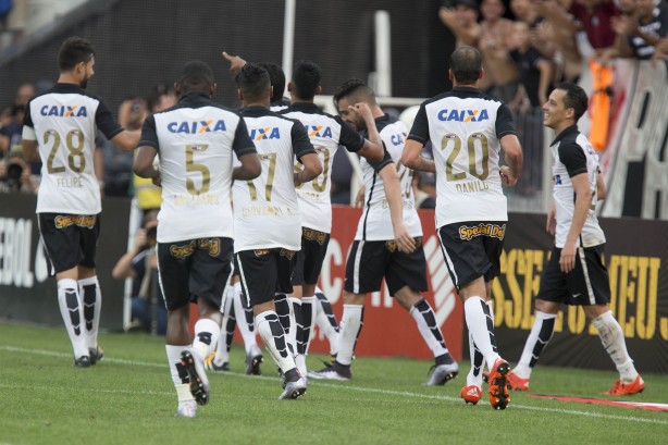 Corinthians fez mais dois gols em cima do São Paulo neste domingo
