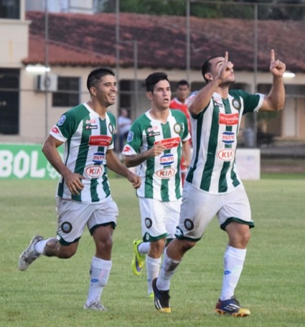 De volta ao Rubio u, gustavo Vieira fez sua estreia no Campeonato Paraguaio