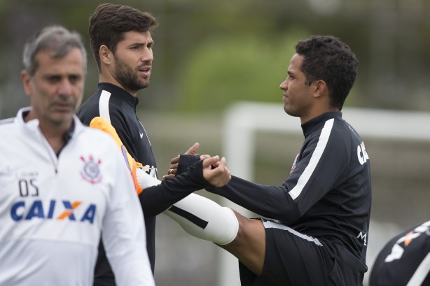 Felipe e Yago formam a nova dupla de zagueiros do Corinthians