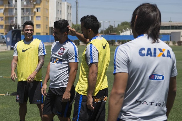 O Corinthians realizou um treino leve nesta quinta-feira, no Chile