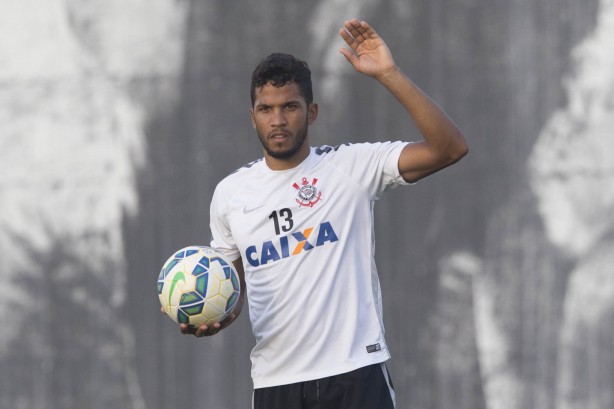 Yago analisa novo momento como titular do Corinthians