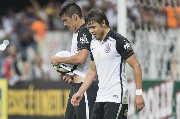 Balbuena e Romero marcaram os gols do Timão nesta terça-feira